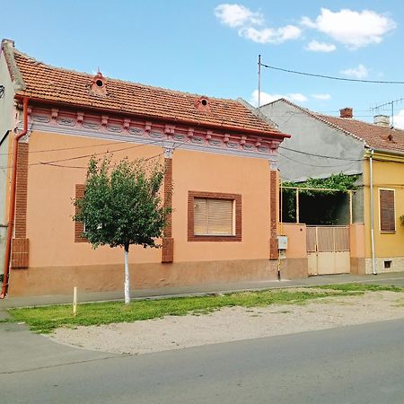 Apartamento La Misu Arad Exterior foto